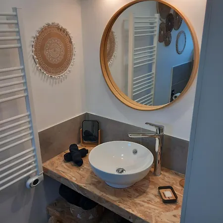 Meuble, Le Figuier D'elian Apartment