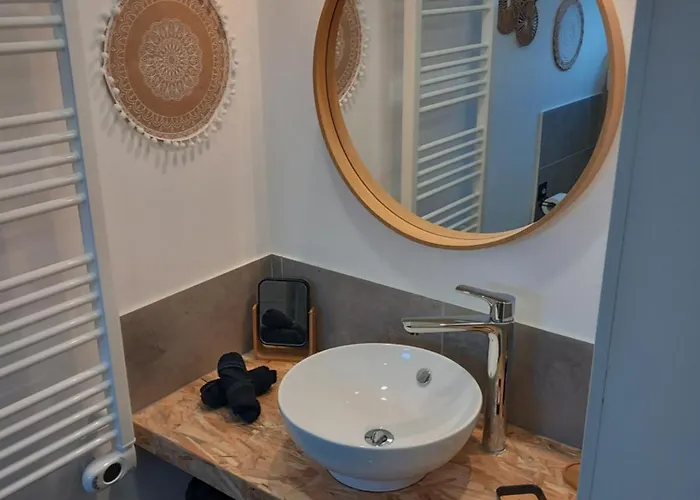 Meuble, Le Figuier D'elian Apartment